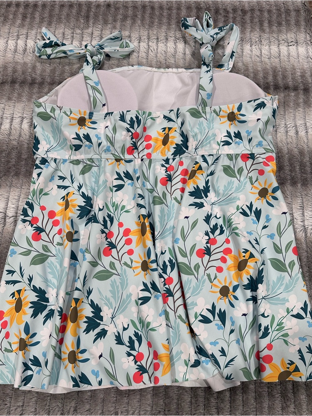 Women’s Plus Swim Top
Size 4XL - Picture 2 of 3